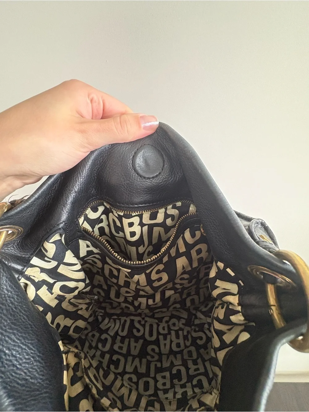Marc Jacobs Black Leather Hobo with Brass Logo Plaque - Picture 5 of 5